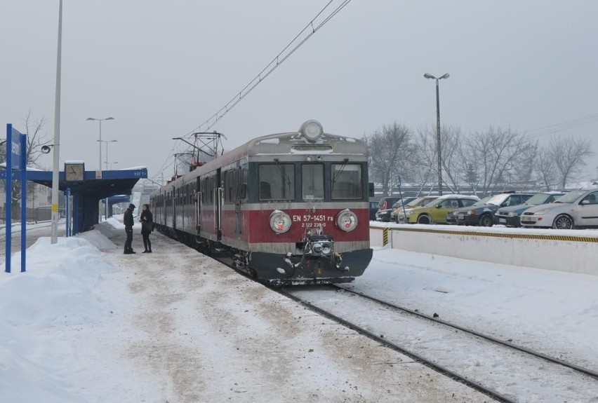 Strajk na kolei w Radomsku. Na dworcu spokojnie, choć pasażerowie zdenerwowani [ZDJĘCIA]