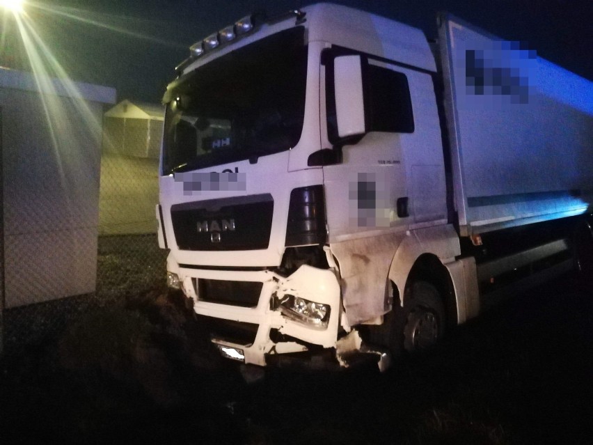 Gmina Rakoniewice: Cztery samochody zderzyły się na drodze krajowej nr 32! [ZDJĘCIA]