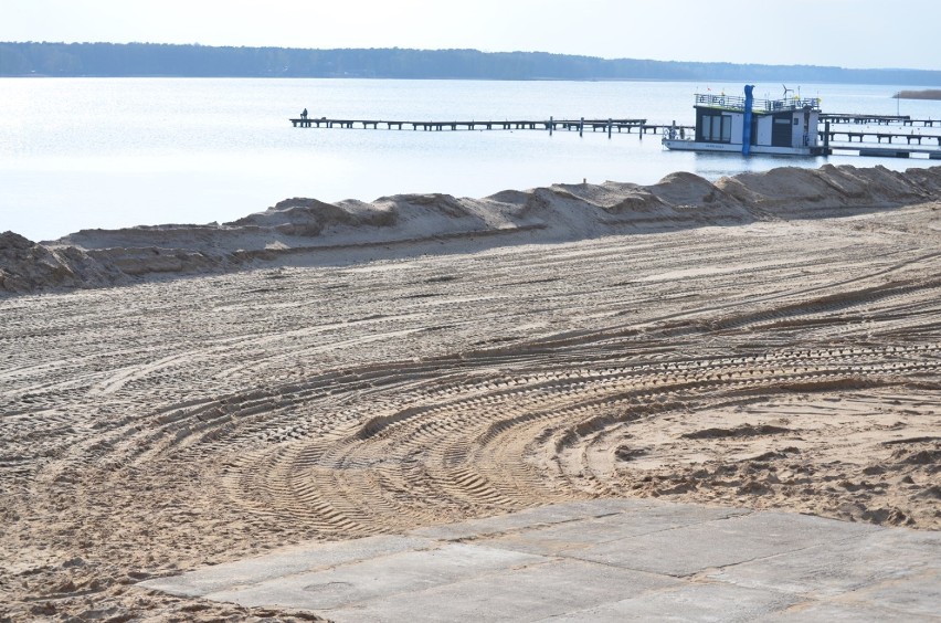Nowa plaża w Sławie już prawie gotowa