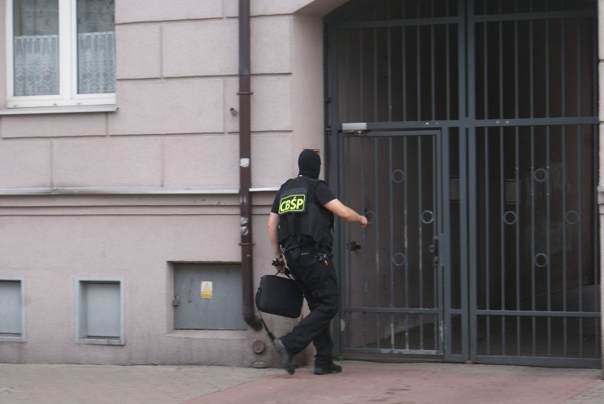Funkcjonariusze CBŚP prowadzą zatrzymania w Kaliszu