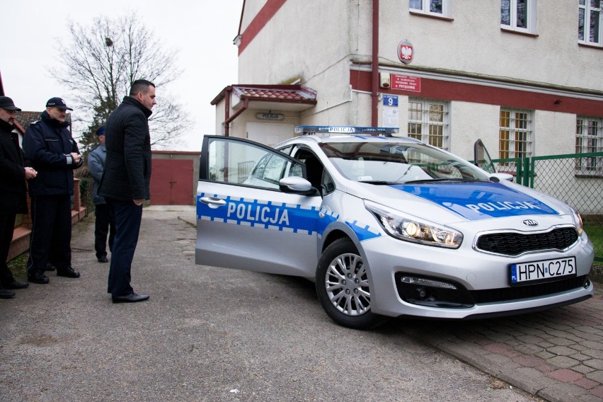 Policjanci z Potęgowa mają nowy radiowóz