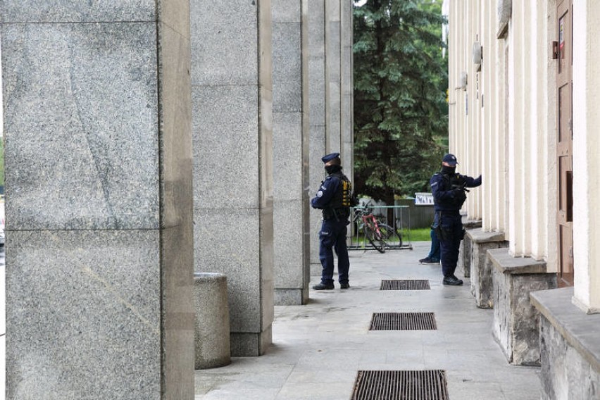 Kraków. Zatrzymano 9 członków gangu narkotykowego. CBŚP przeszukało pomieszczenia w siedzibie Wisły
