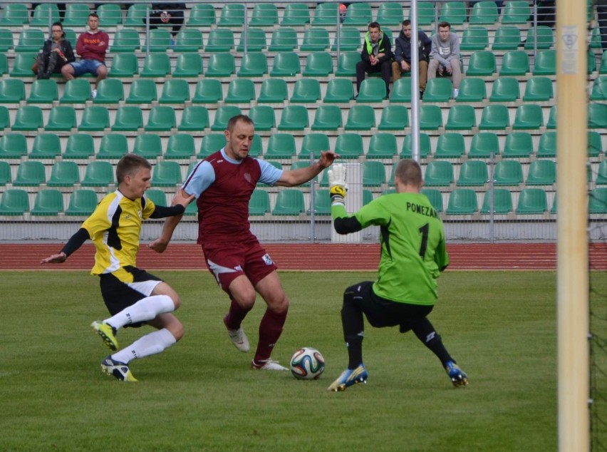 IV liga. Pomezania Malbork - GKS Przodkowo 1:4 (0:2)