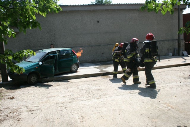 Zawody strażaków odbyły się równocześnie w trzech miejscach:
-&nbsp;w Parku Miejskim w Olkuszu przy skrzyżowaniu ulic Mickiewicza i Sławkowskiej -  udzielano pomocy medycznej dziecku pogryzionemu przez psa;
-&nbsp;na terenie przy remizie OSP w Bukownie Starym – wypadek samochodu osobowego ( uderzenie w słup) gdzie osobami poszkodowanymi byli kobieta w ciąży i niespełna roczne dziecko;
-&nbsp;w okolicach punktu widokowego na wzgórzu „Czubatka” w Kluczach – pożar lasu oraz zasłabnięcie ratownika w czasie działań.

W wyniku przeprowadzonych zawodów ostateczna kolejność przedstawia się następująco:
-&nbsp;I miejsce – Jednostka Ratowniczo-Gaśnicza z KP PSP Sucha Beskidzka;
-&nbsp;II miejsce - Jednostka Ratowniczo-Gaśnicza z KM PSP Tarnów;
-&nbsp;III miejsce - Jednostka Ratowniczo-Gaśnicza z KP PSP Olkusz.