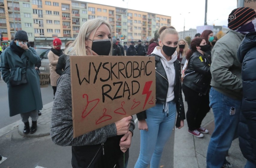 Protest kobiet w Szczecinie, wtorek, 27.10.2020