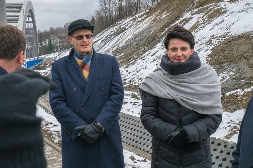 Estakada nad osuwiskiem w Kąclowej poprawiła dojazd do Krynicy-Zdroju