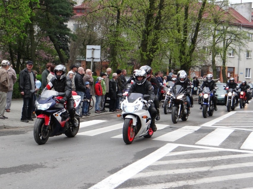 Święto Pracy 2013 w Radomsku. Wystawa motocykli i samochodów oraz żołnierska grochówka [ZDJĘCIA]