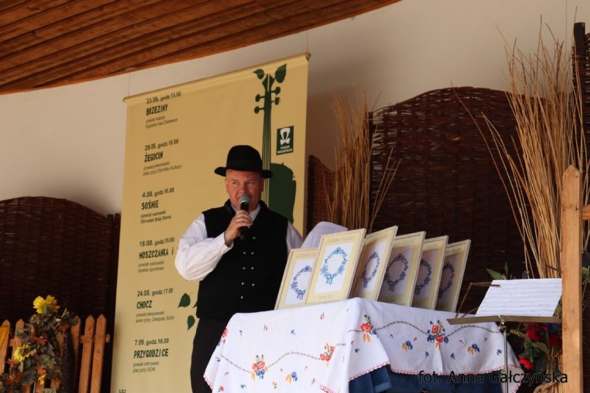 Największa tegoroczna Estrada Folkloru zagrała w Sośniach
