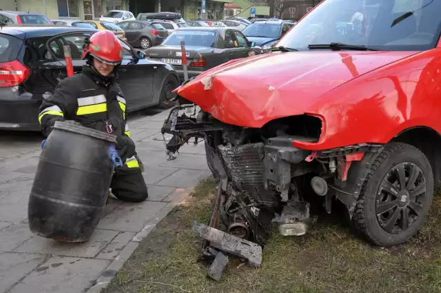 Wypadek na skrzyżowaniu al. Pokoju i ul. Ofiar Dąbia.