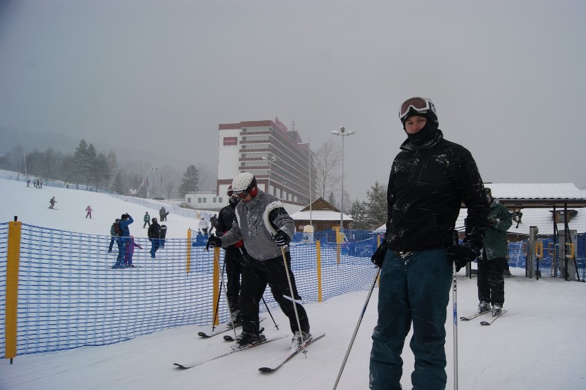 W weekend na Podhalu bawiło sporo narciarzy. Wiele stoków...