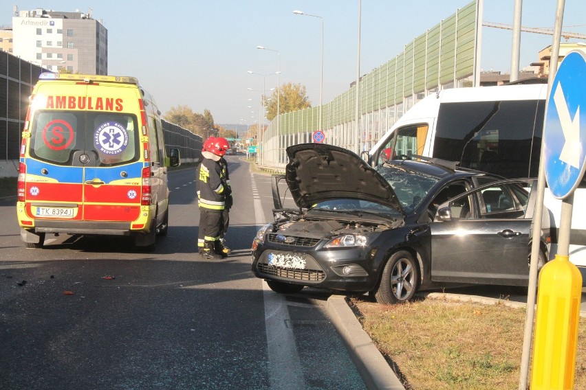 Kielce. Groźny wypadek na skrzyżowaniu Zagnańskiej i Okrzei. Są ranni