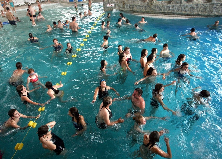 Pływalnie:
Aquapark Wrocław, ul. Borowska 99, cena: 300 zł...