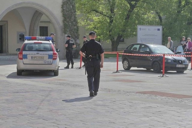 Strzały na Wawelu. Prokuratura chce umorzenia sprawy mężczyzny