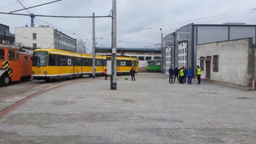 Nowa hala tramwajowa w zajezdni gotowa. W obrębie Placu Dworcowego powstał punkt przesiadkowy