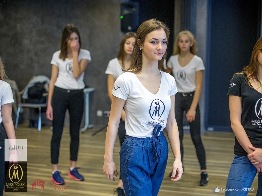 Kandydatki do tytułu Miss Ziemi Łomżyńskiej 2019 intensywnie...
