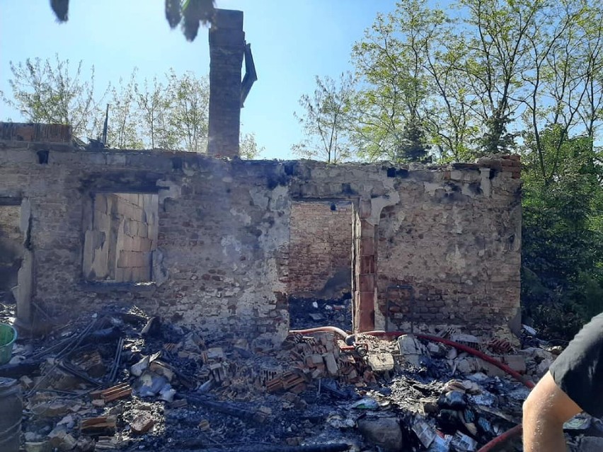W Psarach w gminie Nowy Kawęczyn doszczętnie spłonął dom jednorodzinny