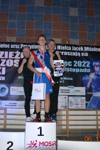 Dawid Skalny z Dzierżoniowa wicemistrzem Młodzieżowych Mistrzostw Polski w boksie