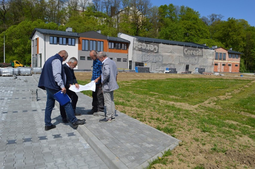 Budowa centrum kulturalno – sportowego w Dębowcu. Rozpoczyna się kolejny etap inwestycji [ZDJĘCIA, WIDEO]