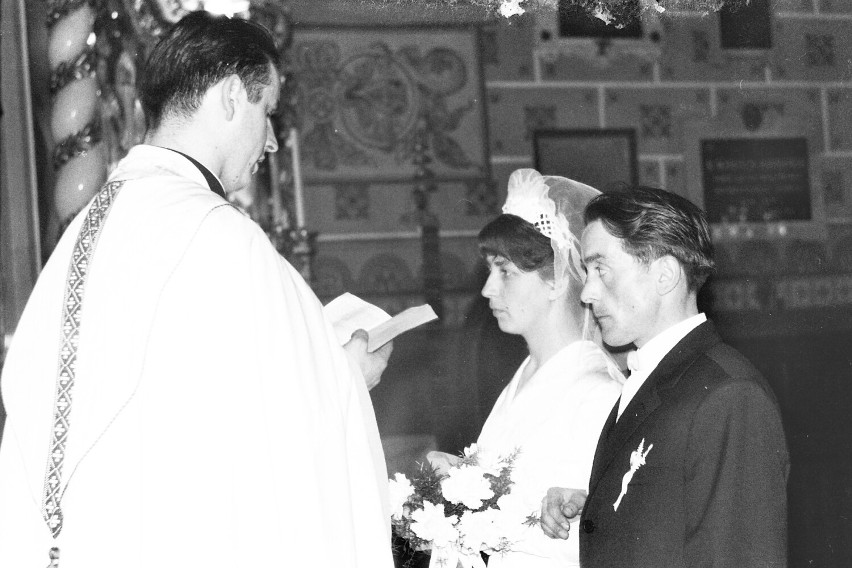 Wesele w Sieradzu w latach 60. Zobaczcie ówczesny ślub i...
