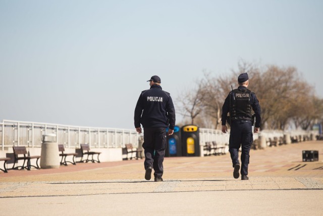 Ustka w żółtej strefie od soboty. Została potwierdzona lista powiatów i miast, które znajdą się na liście miejsc z dodatkowymi obostrzeniami. W województwie pomorskim wyznaczono 9 stref żółtych i dwie czerwone.