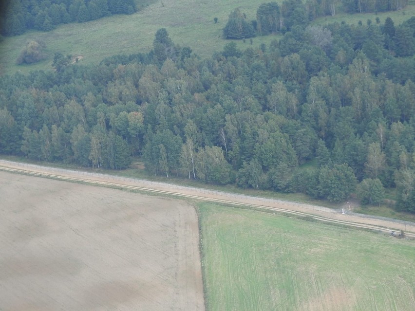 Usnarz Górny. Tak wygląda sytuacja na polsko-białoruskiej granicy z lotu ptaka (zdjęcia)