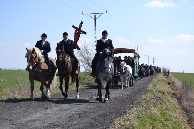 Polami wokół Bieńkowic przeszła tradycyjna procesja konna