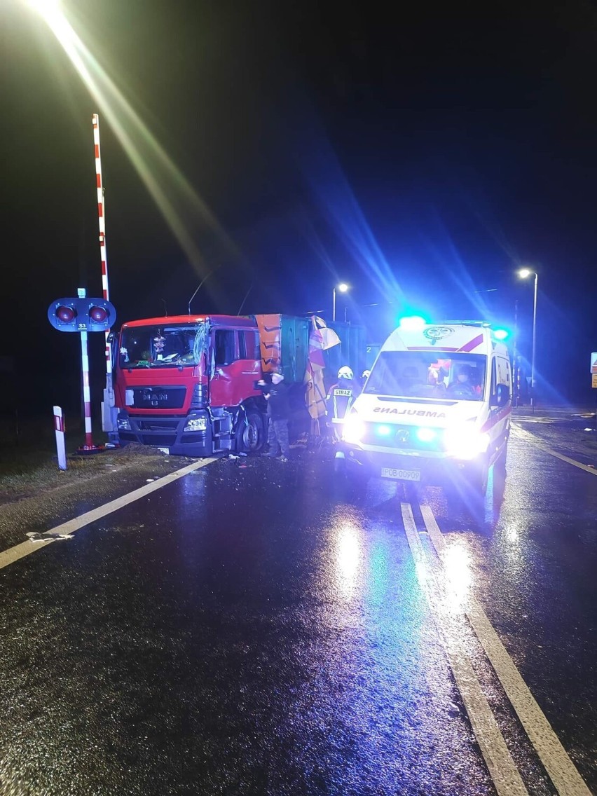 Wypadek w Tarnowie. Zderzenie dwóch samochodów ciężarowych