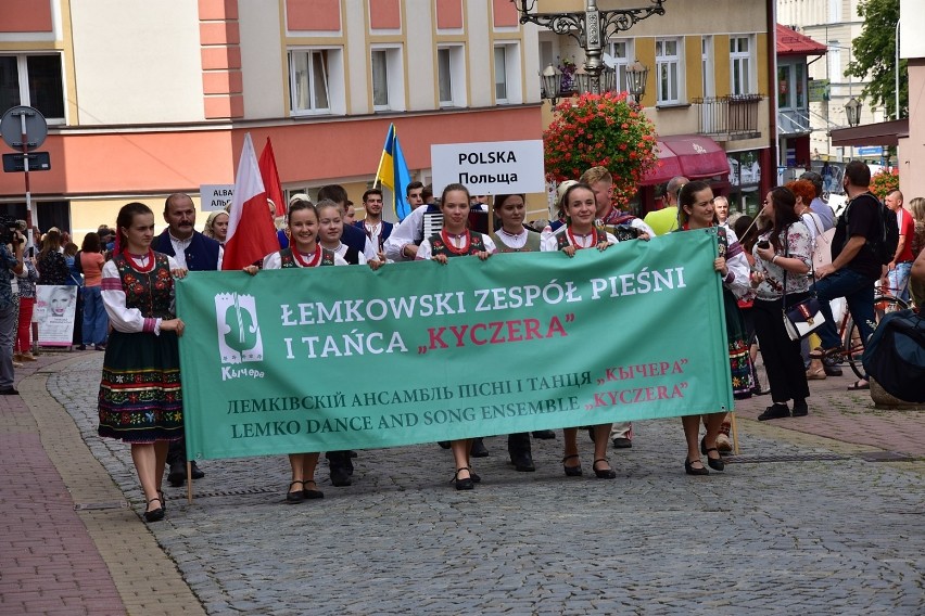 Świat pod Kyczerą. Korowód w Gorlicach, potem koncert w Sękowej