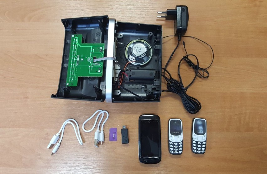 Nieudany przemyt w Zakładzie Karnym w Goleniowie. Skonfiskowane trzy telefony