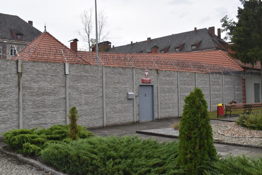 Więzienie w Wałowicach już po raz drugi stanęło przed groźbą...