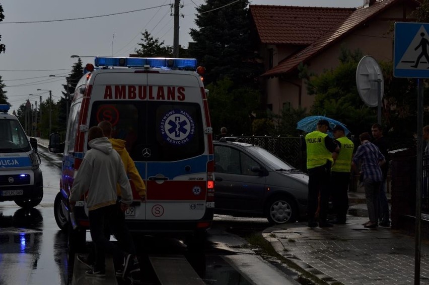 Ostrów: Motocyklista ranny w wypadku na krzyżówce Ledóchowskiego i Jasnej [ZDJĘCIA]