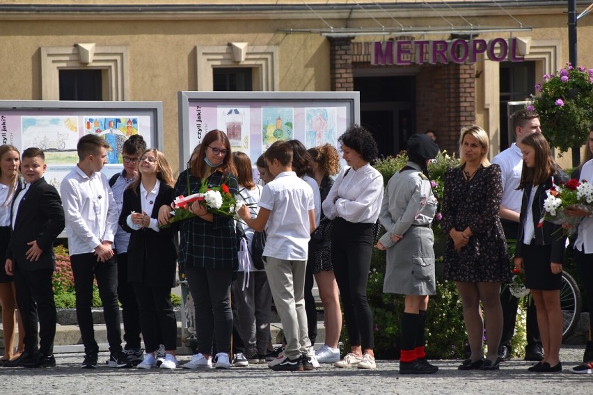 Mieszkańcy Śremu w samo południe upamiętnili 82. rocznicę...