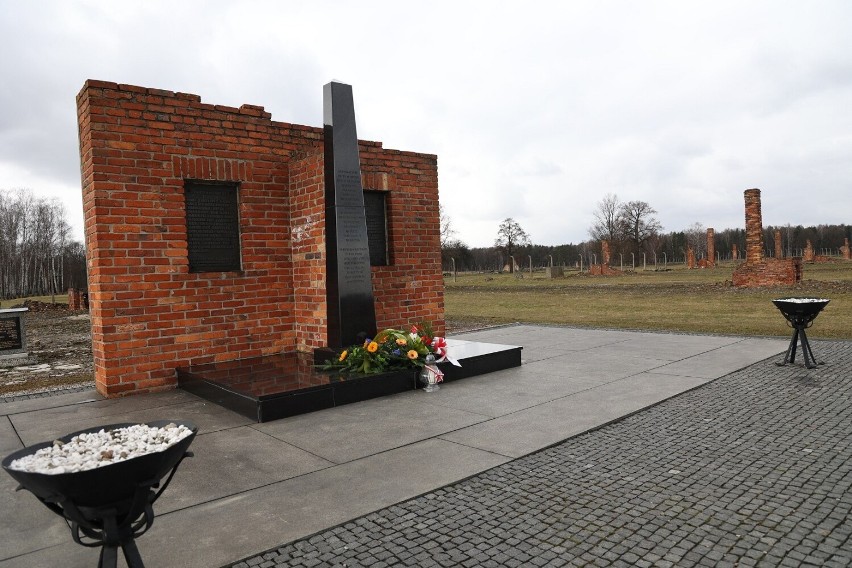 Obchody w Oświęcimiu 80. rocznicy pierwszego transportu Romów do niemieckiego obozu koncentracyjnego i zagłady Auschwitz-Birkenau. Zdjęcia