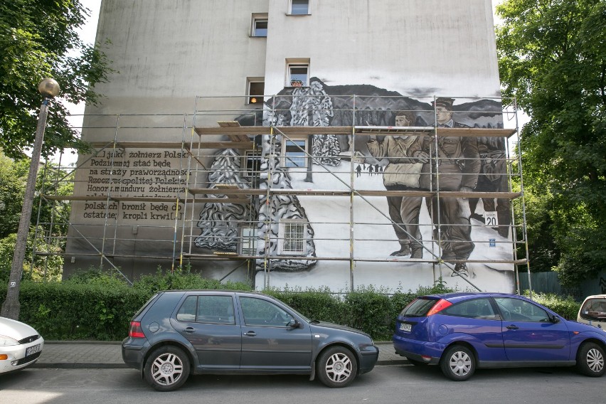 Kraków. Na Azorach powstają murale ku czci Żołnierzy Wyklętych [ZDJĘCIA] 