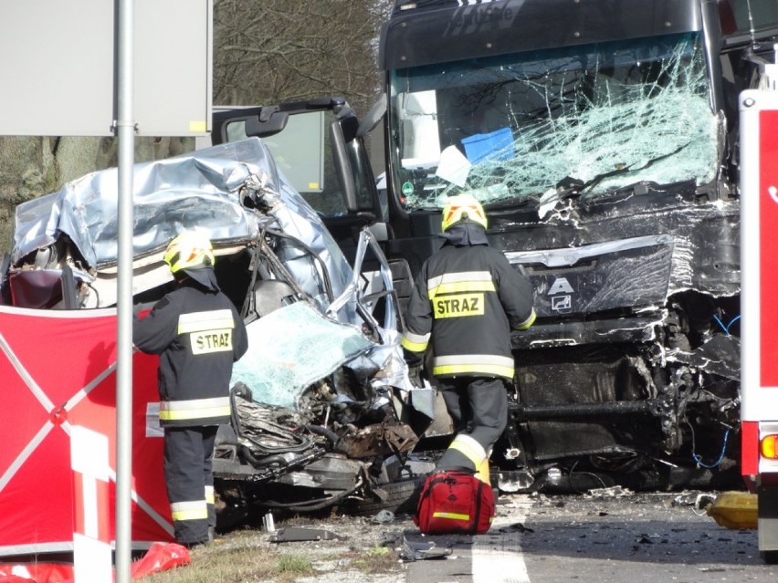 Wypadek na K92 koło Lwówka. Jedna osoba nie żyje!