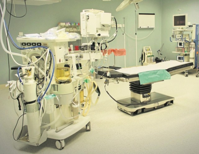 Szpital w Radomsku zamierza kupić m.in. chirurgiczny laser diodowy, nóż wodny oraz stół operacyjny z pływającym blatem