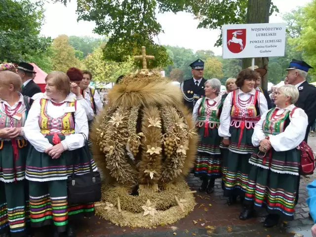 I miejsce w konkursie na "Najładniejszy wieniec dożynkowy" - wieniec z woj. lubelskiego