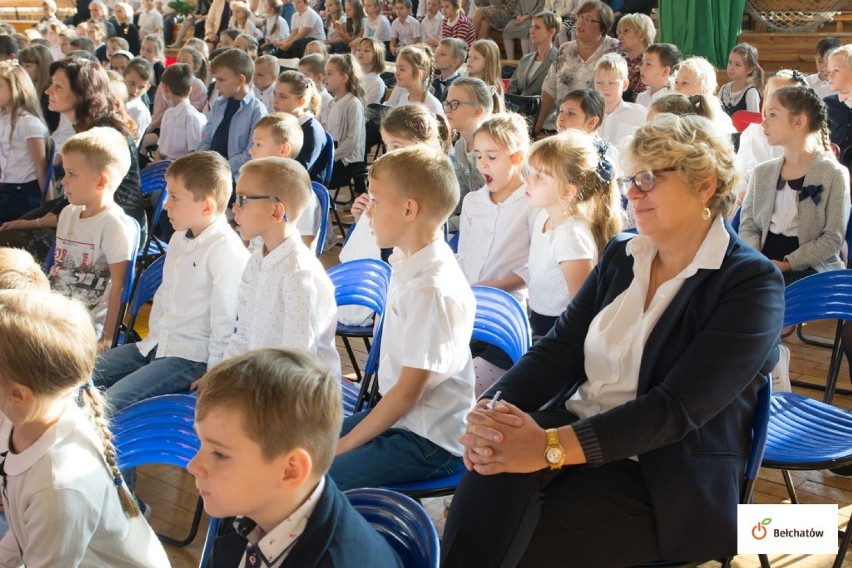 Uroczysta akademia z okazji Dnia Edukacji Narodowej w SP nr 13 w Bełchatowie [ZDJĘCIA]