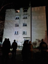 Pożar w Jaworze. Płonęło mieszkanie przy ul. Dąbrowskiego. Nie żyje jedna osoba