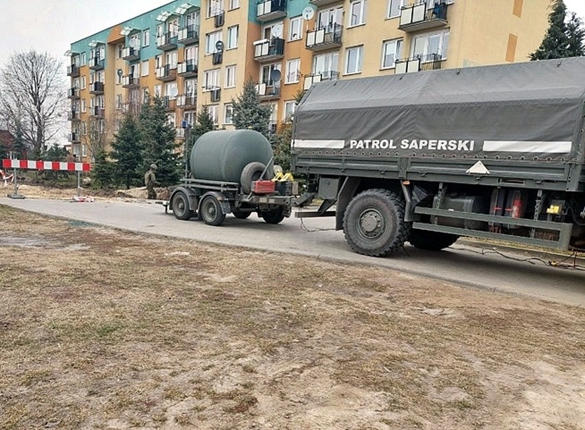 Terespol. Pociski artyleryjskie w pobliżu dwóch bloków. Konieczna była ewakuacja mieszkańców