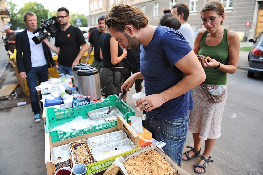 Poznań - Happening &quot;Dostarcz wodę na Stolarską&quot; [ZDJĘCIA]