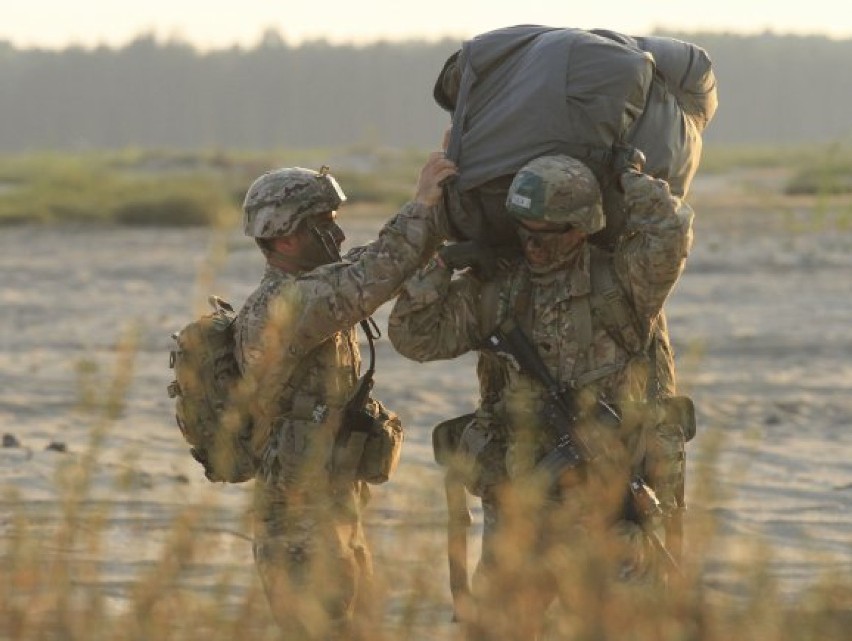 Amerykański desant na Pustyni Błędowskiej [ZDJĘCIA]. Sky Soldiers w Polsce