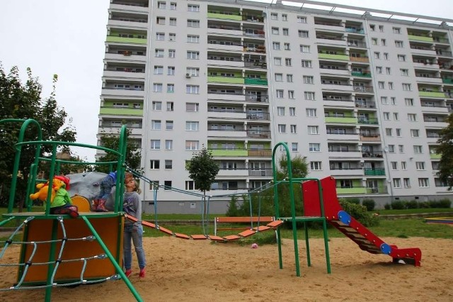 Rada Osiedla Św. Łazarz chciałaby rozbudować plac zabaw przy ulicy Dmowskiego