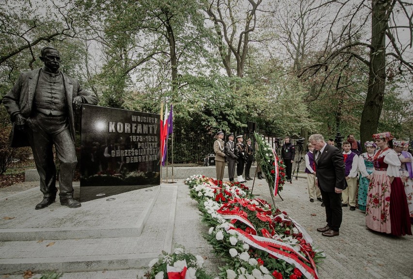 Odsłonięto pomnik Wojciecha Korfantego w Warszawie. Byli tam przedstawiciele zespołu "Śląsk"