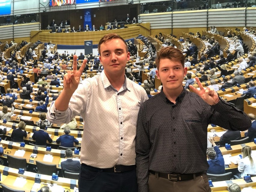 Europoseł zaprosił uczniów grodziskiego "Słowaka" do Europarlamentu 