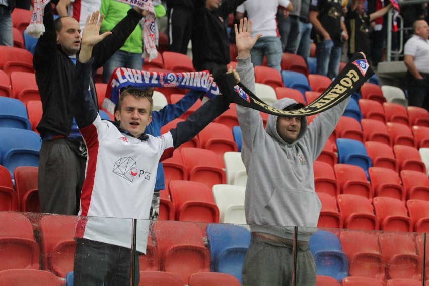 Aż 5 tys. kibiców weszło na stadion i kibicuje w meczu 3....