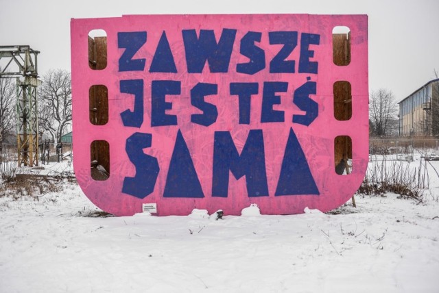 "Zawsze jesteś sama" - nowy mural Mariusza Warasa