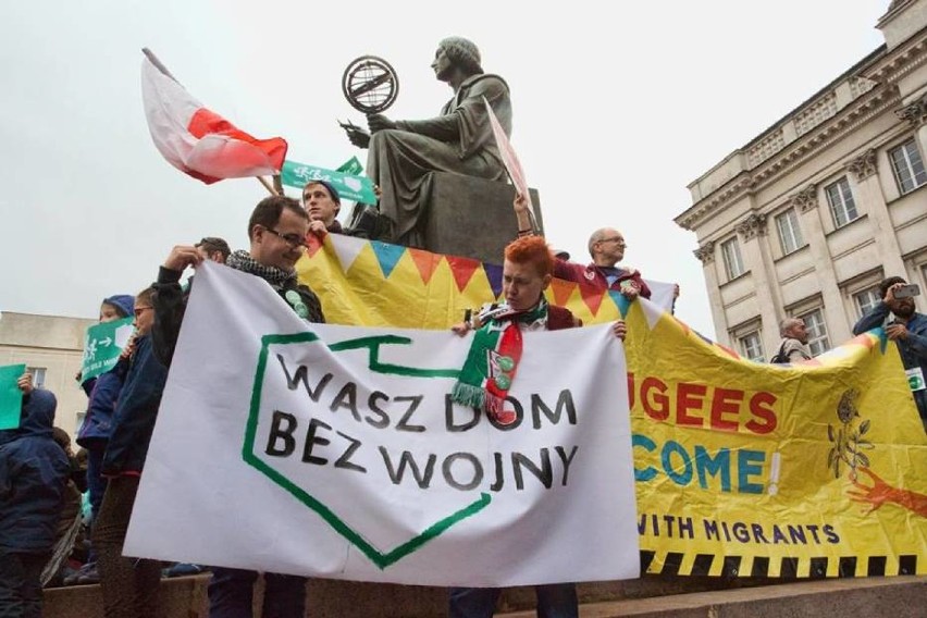 Warszawa przeciw rasizmowi. Duża manifestacja na placu...