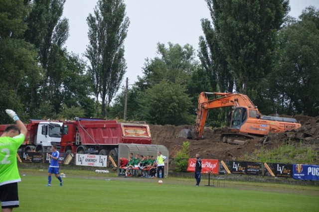 Rozbierają główną trybunę na stadionie Lechii