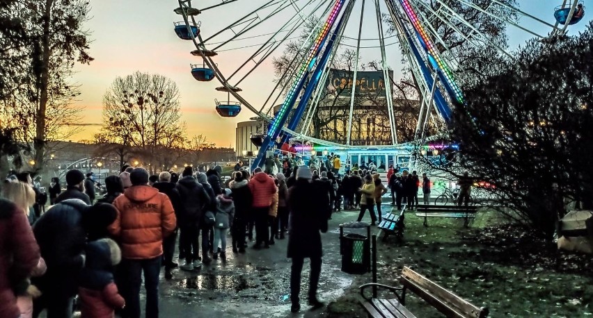 Młyńskie Koło na Placu Teatralnym to niewątpliwa atrakcja...